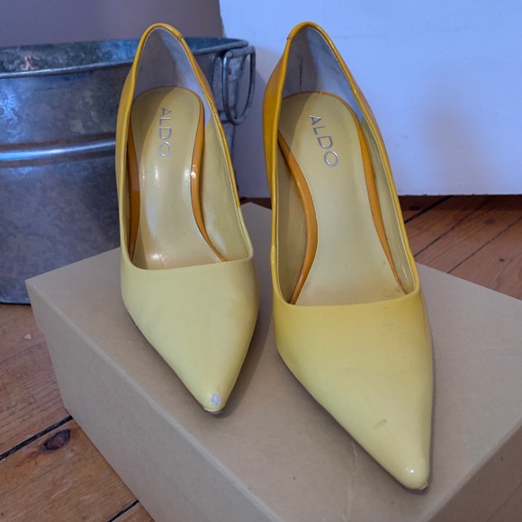 Lê Chateau Shoes - Picture 3 of 4